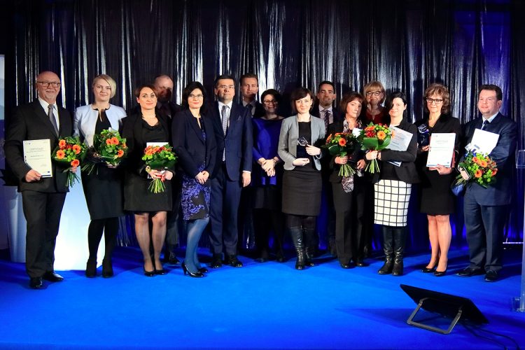group photo of prize laureates